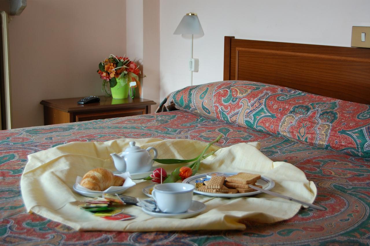 Albergo Sud America Paesana Eksteriør billede